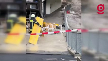 İsviçre’de sel ve toprak kayması