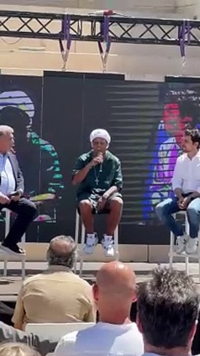 Ronaldinho: "Aunque no esté en el Barça, Castelldels continúa siendo mi casa"