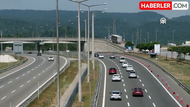 Tatilciler dönüş yolunda! İstanbul istikametinde kilometrelerce araç kuyruğu oluştu