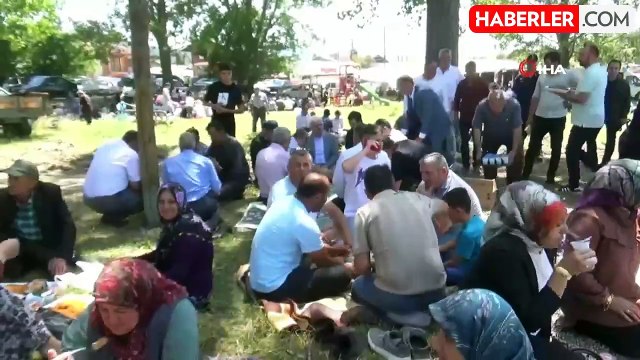 Hacet Bayramı'na binlerce kişi akın etti: Kazan kazan kavurma ve pilav dağıtıldı