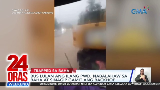 Bus lulan ang ilang PWD, nabalahaw sa baha at sinagip gamit ang backhoe | 24 Oras Weekend