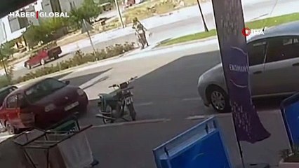 Ölmekten son anda kurtulan kadının yardım çığlıklarına aldırış etmeden kaçtı