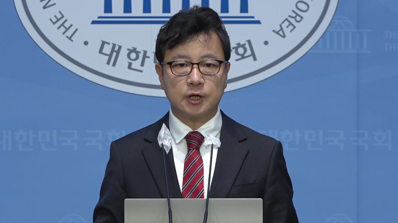 與 "채 상병 특검법 野 단독 법사위 통과, 이재명 방탄 충성경쟁" / YTN