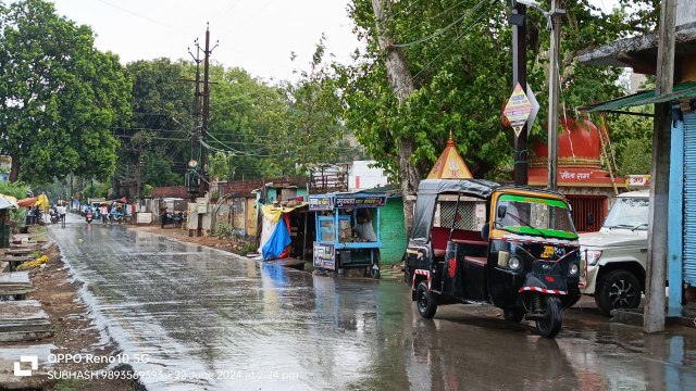 रिमझिम बारिश से बढ़ी उमस, तेज बारिश का इंतजार