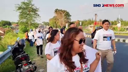 Bentangkan Spanduk dan Bagikan Stiker, Tim Kuasa Hukum Pegi Setiawan Gelar Aksi Petisi Dukungan di Flyover Talun