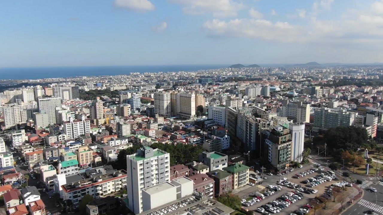 1억 넘게 손해 보고 내놔도...제주 부동산 시장 '꽁꽁' / YTN