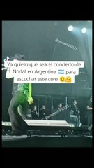 Fanáticos corean el nombre de Cazzu en concierto de Christian Nodal