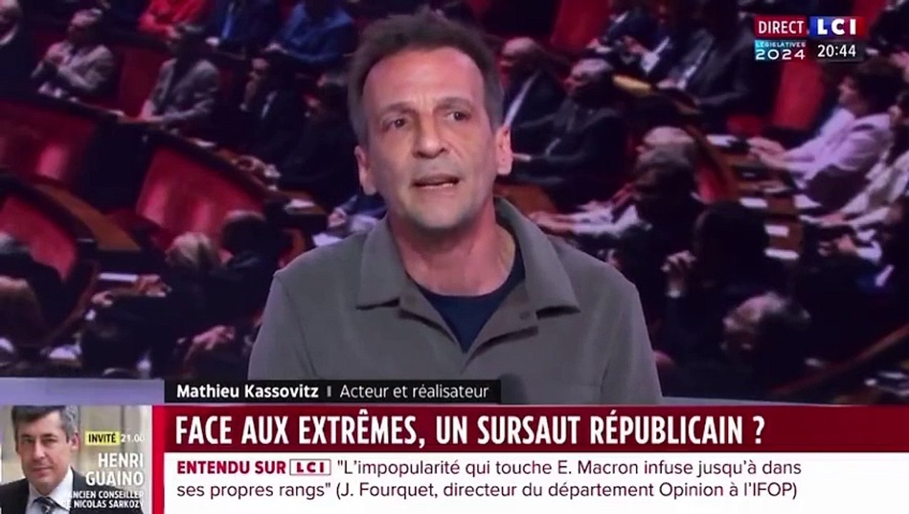 L'étrange discours de Matthieu Kassovitz : "Peut-être que le FN a sa place en France et il faut l'accepter. Moi j'ai toujours été dans l'attente du FN pour voir la vraie réaction des Français..."