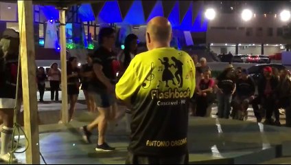 Revivendo a "Era Disco": grupos de Flash Back se reúnem em Cascavel