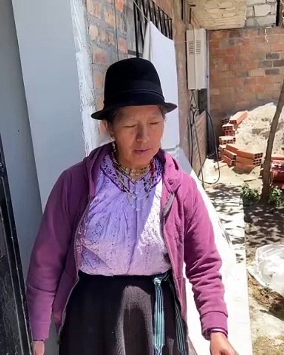 Cuando intentas ganarte a la familia de tu novio | 2024