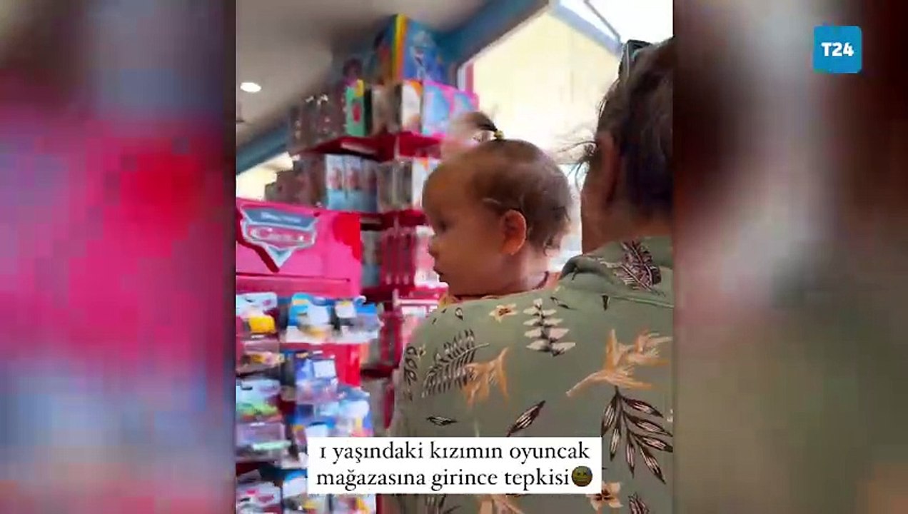 Oyuncak mağazasına giren bebeğin sevimli tepkisi