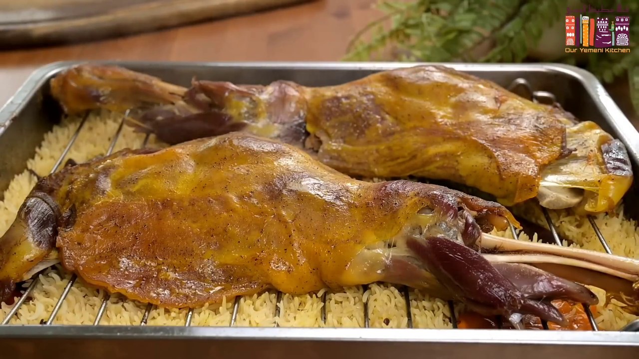 - طبخ مندي اللحم بهذة الطريقة السهلة والفاخرة يجلعها روعة للعزايم Cooking Lamb Shoulder and Rice Mandi
