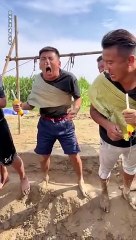 Screaming Chicken Reluctant Challenge_ Call of the Mud Pit Peak Showdown Men's Simple Happiness New