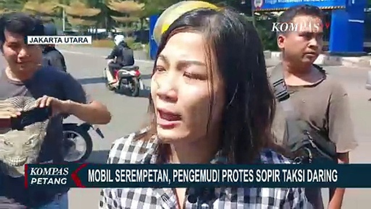 Mobil Serempetan hingga Terseret, Perempuan Protes ke Sopir Taksi Daring