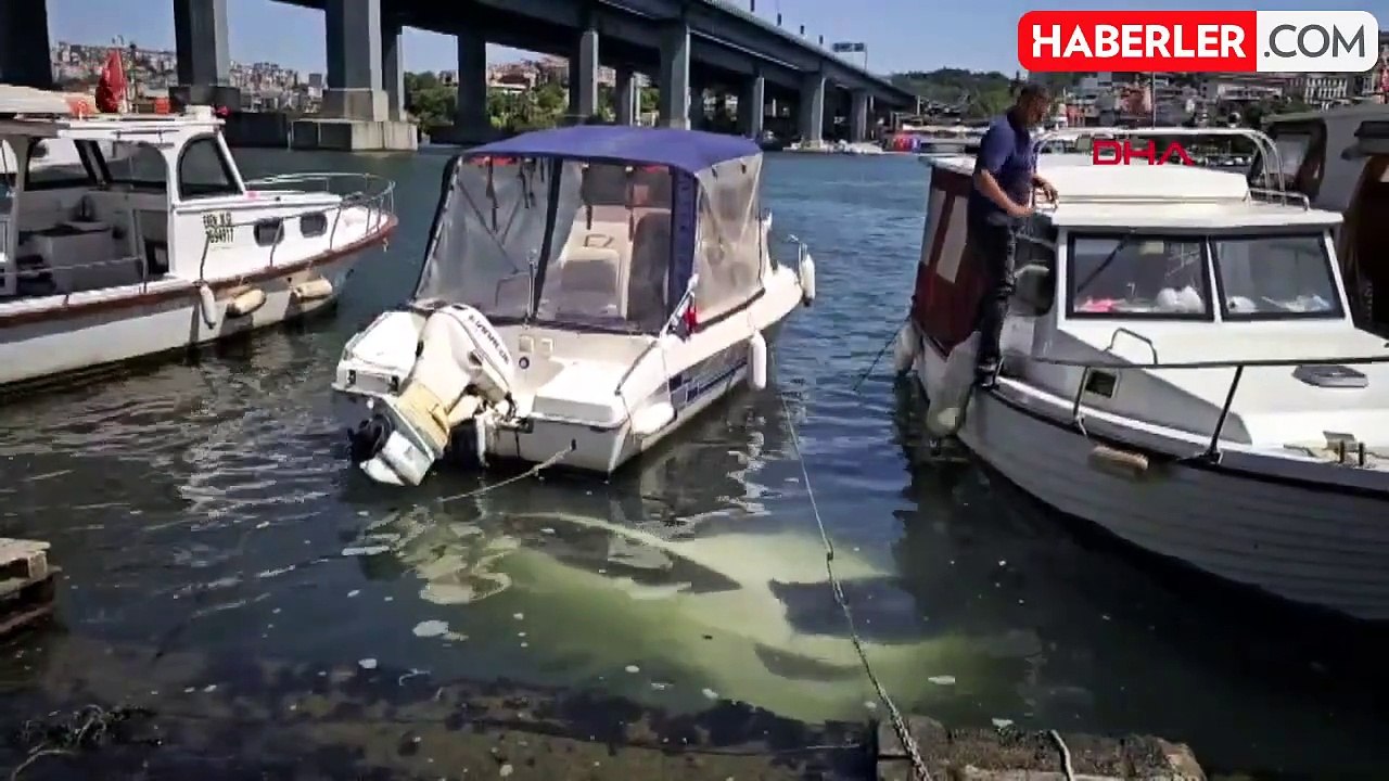 İstanbul'da akılalmaz olay! Sürücü son anda atladı, otomobil saniyeler içinde suya gömüldü