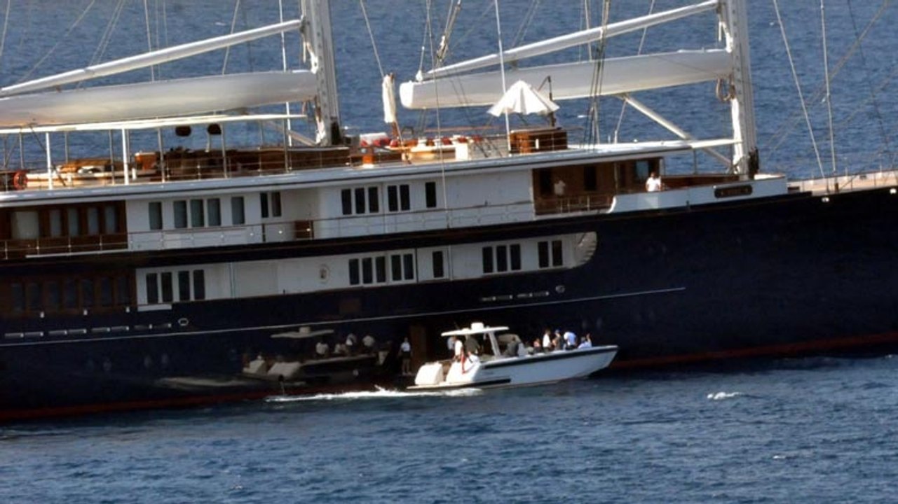 Jeff Bezos 500 milyon dolarlık lüks yatıyla Bodrum'da