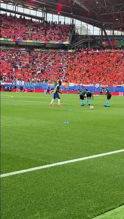 Les Bleus à l'échauffement en mode Démo de football