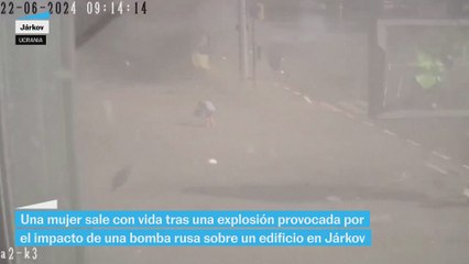 Momento de la explosión de una bomba rusa en Járkov