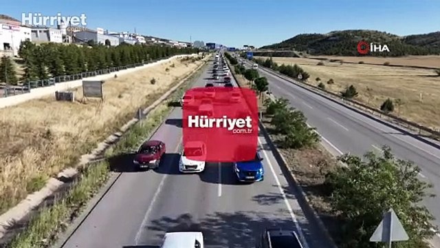 Tatilcilerin dönüş yolcuğu devam ediyor, 43 ilin geçiş güzergahında sıkı denetim