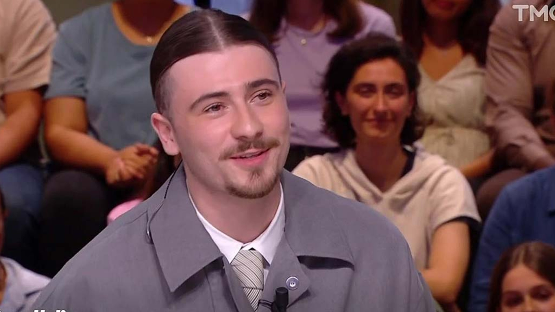 VOICI : "On m’en parle encore..." : Pierre Garnier revient sur les rumeurs  de relation avec Héléna