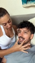 Sevginin gücü! Yüz felci olan adam, sevgilisinin de desteği ile tekrar normale dönüyor.