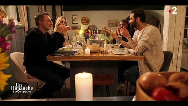 Ycare se confie sur sa descente aux enfers sur le plateau de l'émission Un dimanche à la campagne, de France 2.