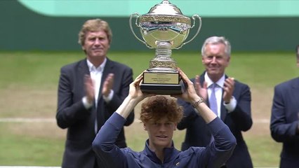 Jannik Sinner Triomphe à Halle : Premier Titre sur Gazon en tant que N°1 Mondial 🎾