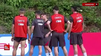 Montella, Arda Güler'in elinden yeleğini aldı