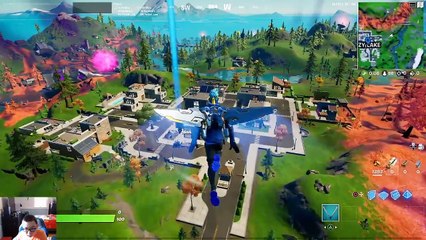 Playing Solo VS. Squads For The First Time In Fortnite!