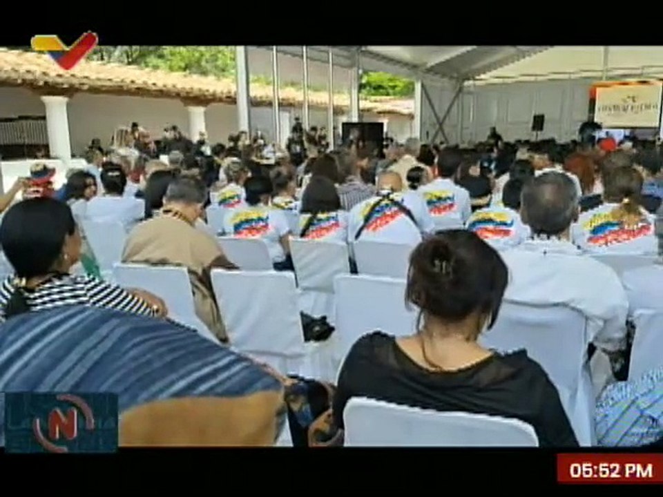 Participantes del Congreso de Historia 2024 exh...