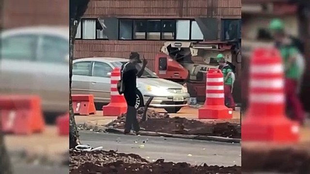 Indivíduos não autorizados são flagrados descascando fios nas obras da Rodoviária de Cascavel