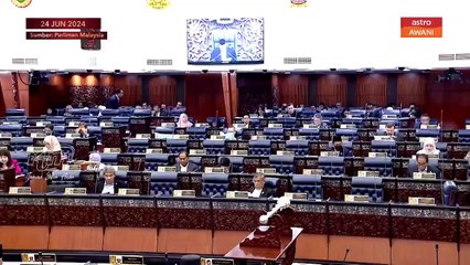 Ahli-ahli Dewan Rakyat berdiri, bertafakur kepada dua mendiang