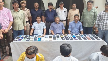 द‍िल्‍ली में स्नैचर्स गैंग का पर्दाफाश, 8 गिरफ्तार, 90 से ज्यादा मोबाइल फोन बरामद, पुलिस का 35 मामले सुलझाने का दावा -