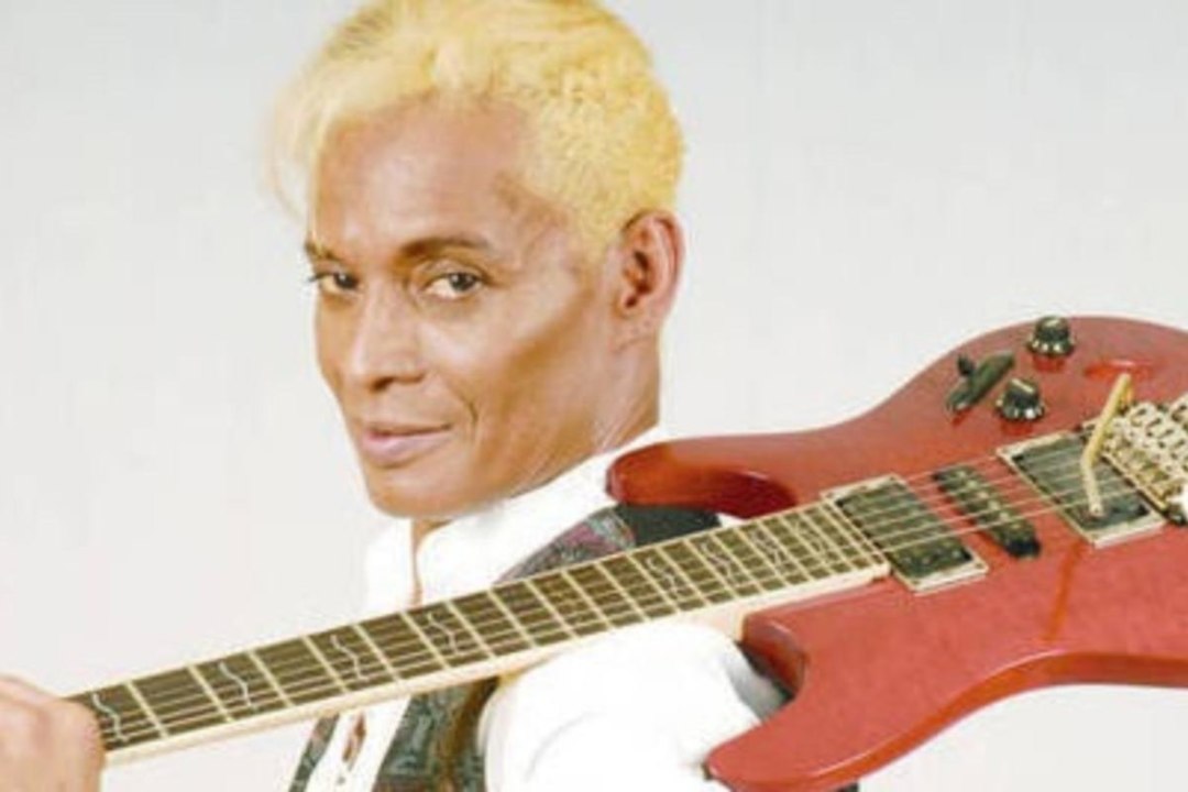 ¡El cantante venezolano Colina recuerda su adicción por las drogas!