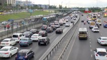 İstanbul'da bayram tatili sonrası ilk iş gününde trafik yoğunluğu