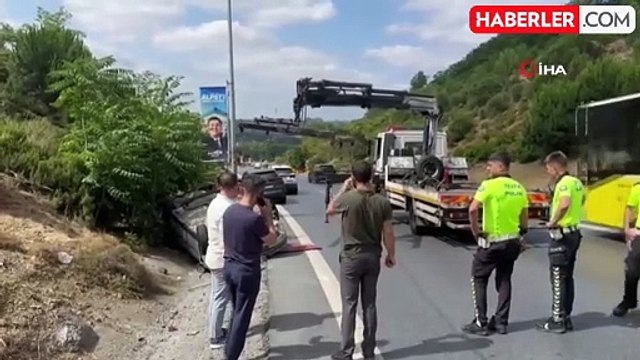 Kağıthane'de takla atan araçtan burnu bile kanamadan çıktı