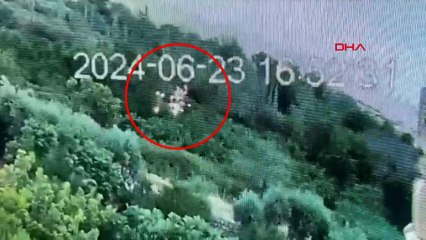 Elektrik tellerinden düşen kıvılcımların neden olduğu yangının çıkış anı kamerada