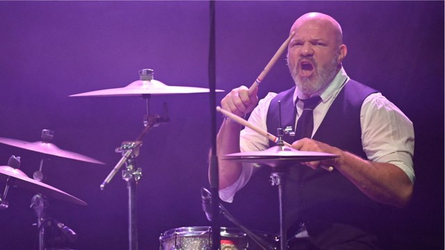 GALA VIDEO - PHOTO - Philippe Etchebest leader d’un groupe de rock : sa prestation remarquée pour la Fête de la musique