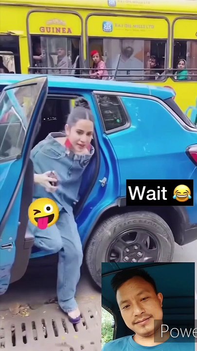 Urfi reaction vedeo