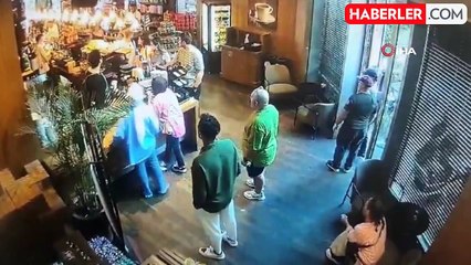 AVM'de Kahve Sırası Tartışması: Başörtülü Kıza Saldırı