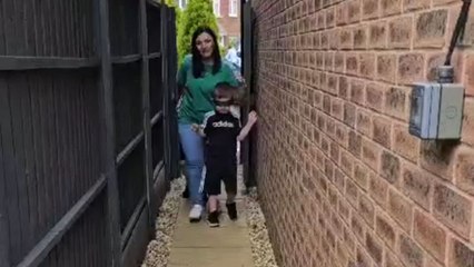 Loving parents send kids on cloud nine after revealing they're going to Disneyland