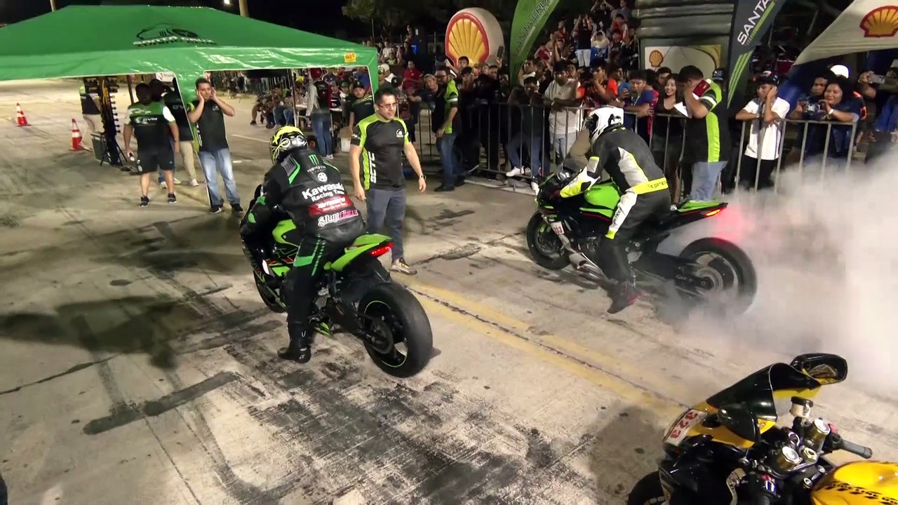 Carrera de cuarto de milla con accidente