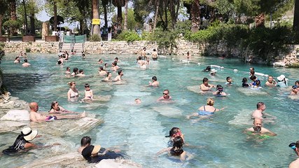 Pamukkale'yi bayram tatilinde 111 bin kişi gezdi