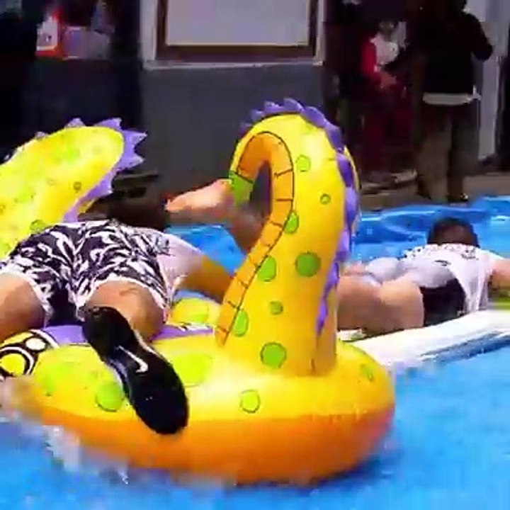 Fitness Across Continents: विश्वव्यापी फिटनेस Fitness a través de continentes اللياقة البدنية عبر القارات Fitness über Kontinente"  This title includes English ("Fitness Across Continents"), Hindi ("विश