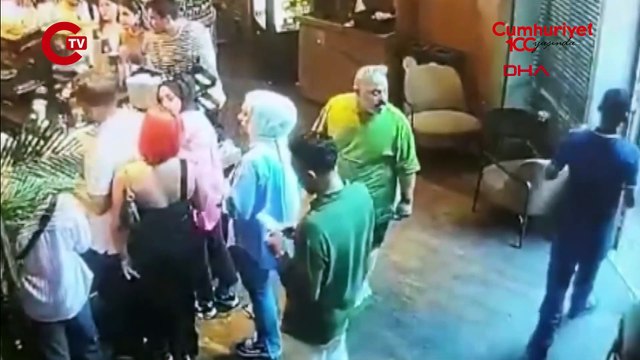 Anbean kaydedildi... Beyoğlu’nda kahve sırası kavgası!