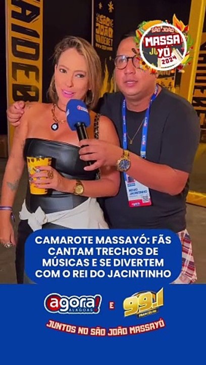 CAMAROTE MASSAYÓ: FÃS CANTAM TRECHOS DE MÚSICAS E SE DIVERTEM COM O REI DO JACINTINHO