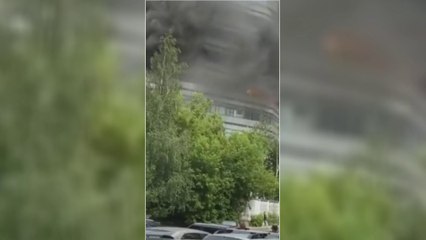 صور لحريق في مركز أبحاث قرب موسكو