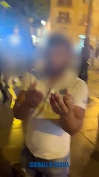 L'aggressione di Palermo: le immagini riprese dal ricercatore picchiato in piazza Massimo