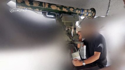 القسام تستهدف آلية هندسية إسرائيلية بصاروخ السهم الأحمر