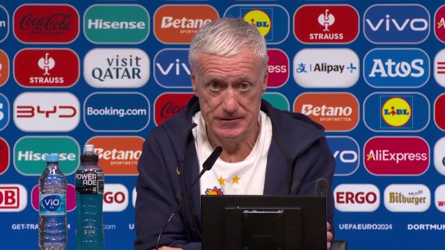 Didier Deschamps sur le manque de spectacle lors des matchs des Bleus: On a un soutien populaire au stade et plus de 10 millions de téléspectateurs à chaque match. Si les gens n'aiment pas ce qu'ils voient, ils changent de chaîne